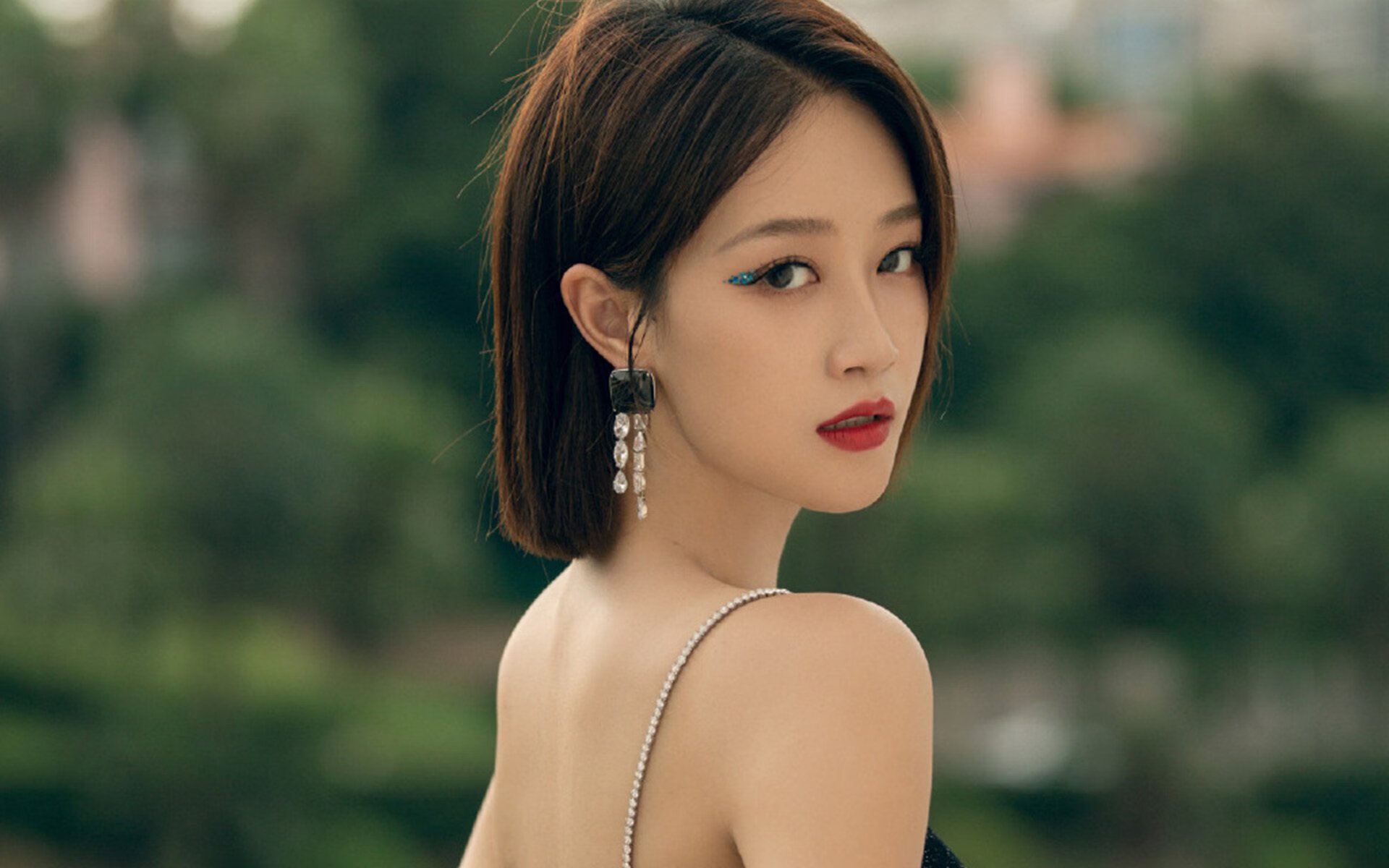 开云·体育全站登录地址-2016年季后赛：库里在勇士对阵雷霆的五场火爆逆转，2016年nba库里